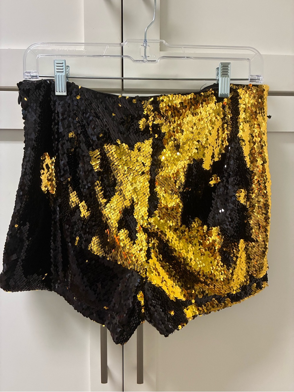 Forever 21 Sequin Reversible Black & Gold Women’s Party Shorts Size 29